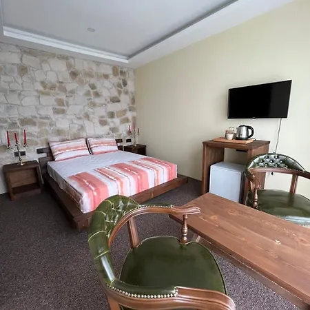 Hotel Queen City & Bungalov *