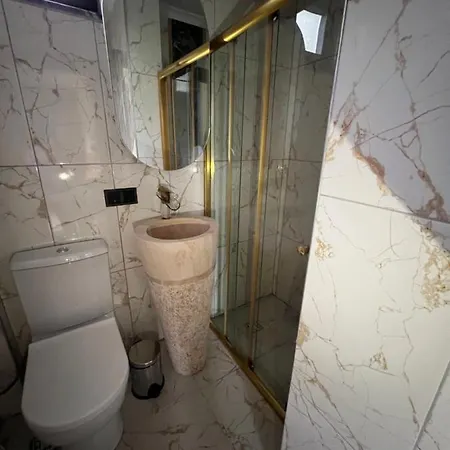 Queen City & Bungalov