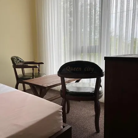 Queen City & Bungalov *