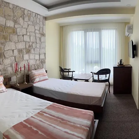 Queen City & Bungalov Hotel *