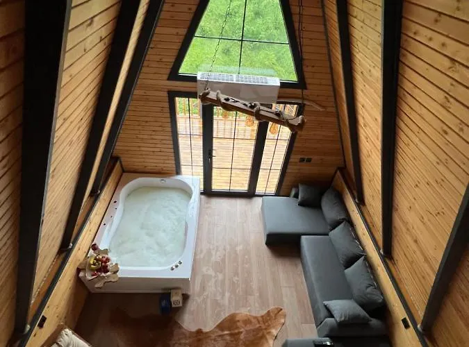 Queen City & Bungalov Hotell *