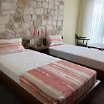 Queen City & Bungalov *