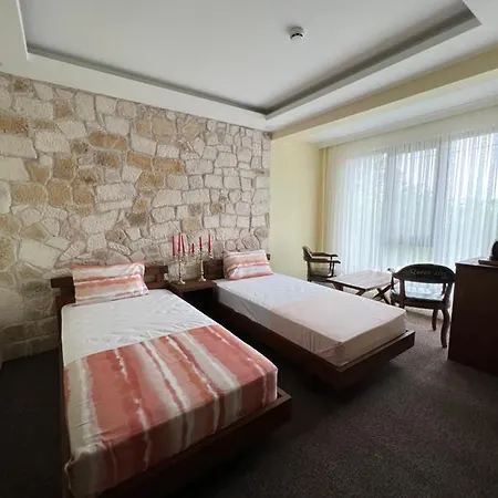 Hotel Queen City & Bungalov Trabzon