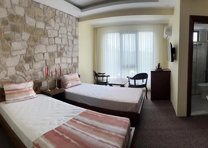 Queen City & Bungalov Hotel *