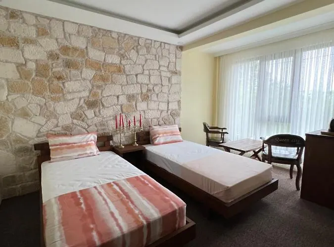 Hotel Queen City & Bungalov Trabzon