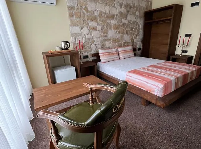 Queen City & Bungalov *